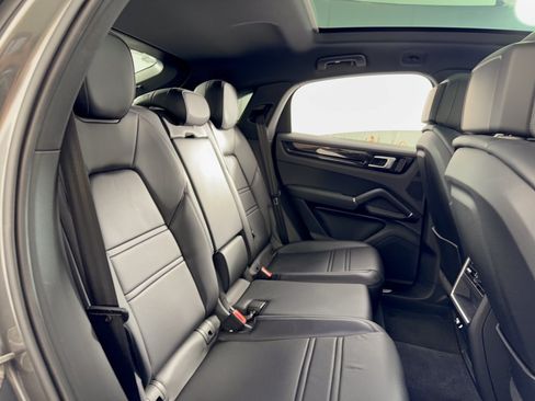 Certified 2023 Porsche Cayenne Coupe AWD/4WD image 29