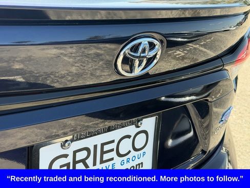 Used 2021 Toyota Corolla SE FWD image 15