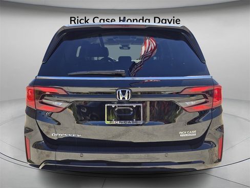 Certified 2025 Honda Odyssey Touring image 6
