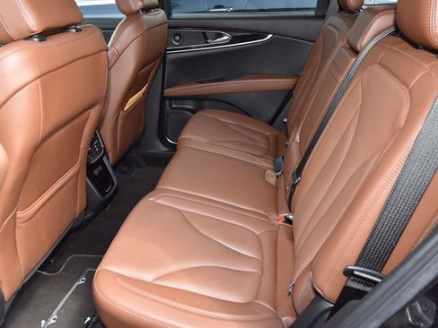 Used 2022 Lincoln Nautilus Reserve w/ Equipment Group 201A FWD image 10