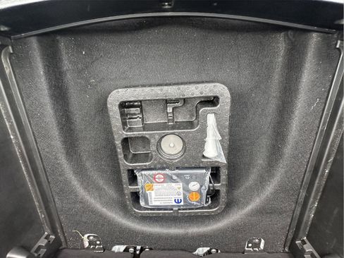 Used 2025 Jeep Compass Limited image 36