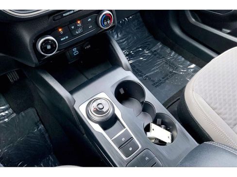Used 2022 Ford Escape SE image 19