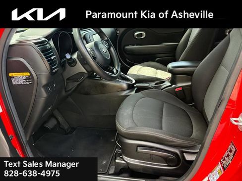 Used 2017 Kia Soul + FWD image 14