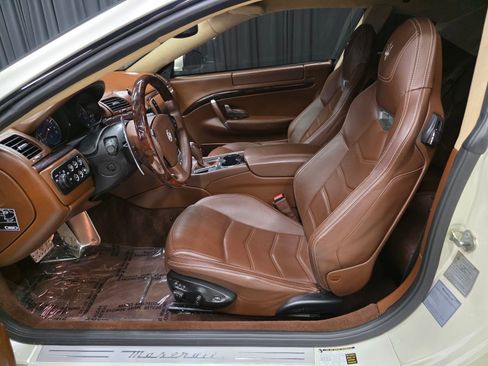 Used 2013 Maserati GranTurismo Sport image 16