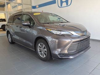 Used 2021 Toyota Sienna LE w/ LE Plus Package FWD video 1