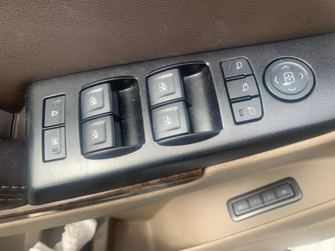 Used 2020 Chevrolet Tahoe LT w/ Luxury Package RWD image 17