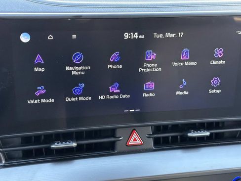 Used 2025 Kia Sportage EX image 24