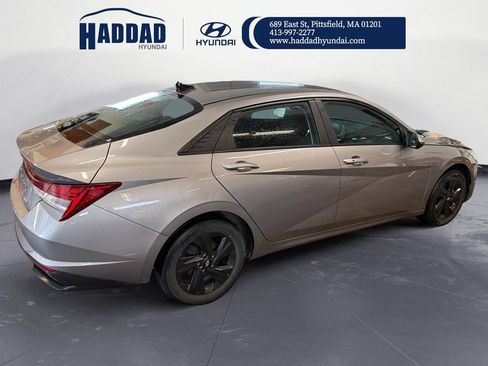 Certified 2023 Hyundai Elantra Blue FWD image 6