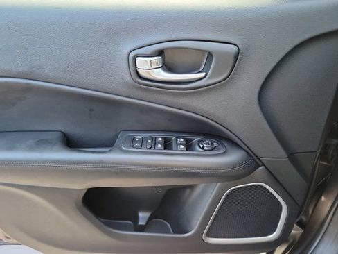 Used 2021 Jeep Compass Latitude FWD image 24