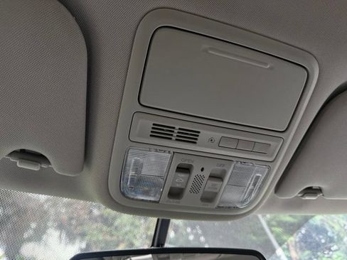 Used 2013 Honda Odyssey Touring image 37