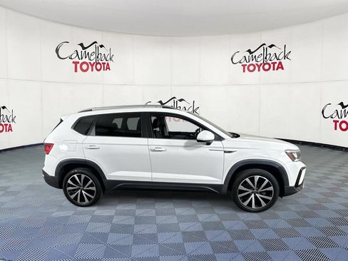 Used 2022 Volkswagen Taos SE FWD image 9