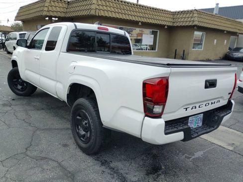 Used 2023 Toyota Tacoma SR w/ SR Convenience Package RWD image 2