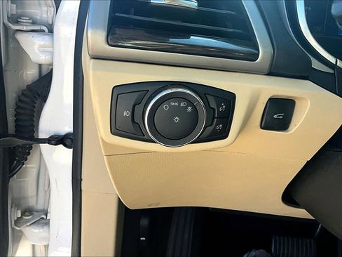Used 2016 Ford Fusion SE w/ Equipment Group 202A image 34