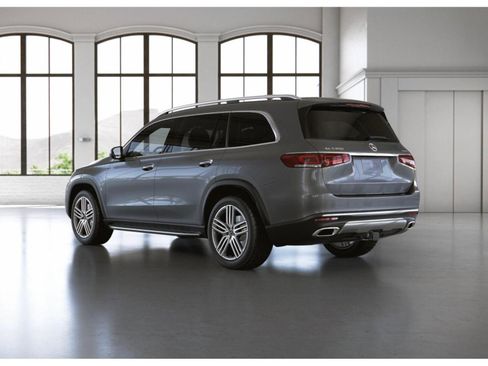 Used 2022 Mercedes-Benz GLS 450 4MATIC image 32