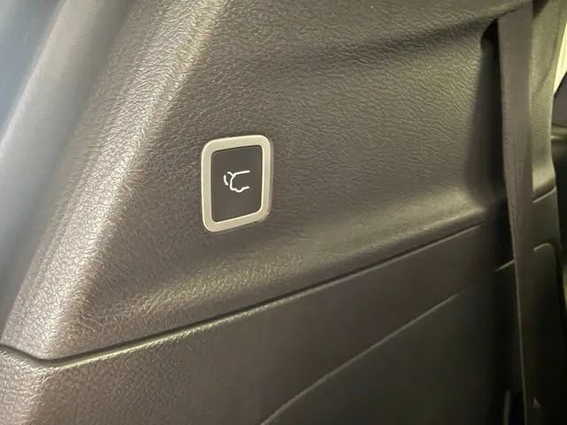 Used 2026 Chrysler Pacifica Select FWD image 25