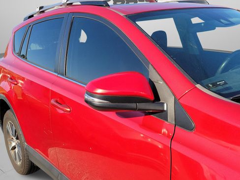 Used 2017 Toyota RAV4 XLE FWD image 16
