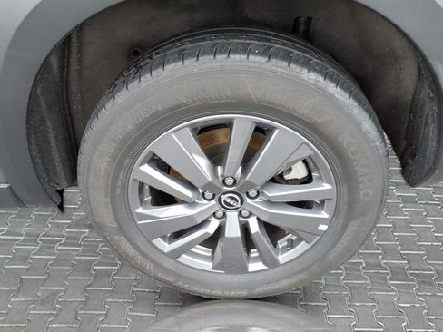 Used 2025 Nissan Pathfinder SV AWD/4WD image 13
