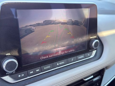 Used 2023 Nissan Rogue SV w/ SV Premium Package image 17