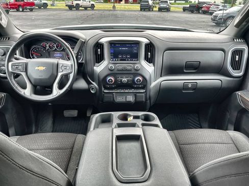 Used 2022 Chevrolet Silverado 1500 LT AWD/4WD image 19