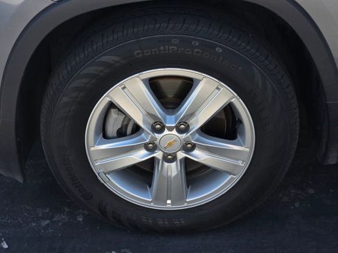 Used 2019 Chevrolet Trax LT w/ LT Convenience Package image 3