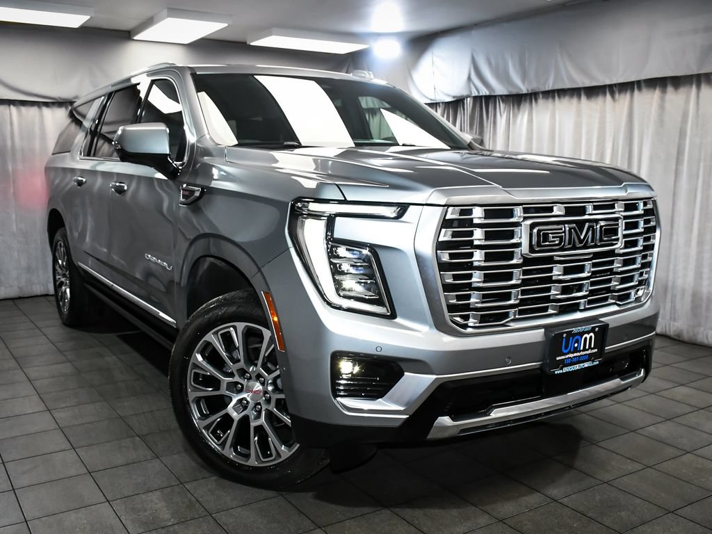 Used 2026 GMC Yukon XL Denali w/ Sun & Power Step Package AWD/4WD image 3
