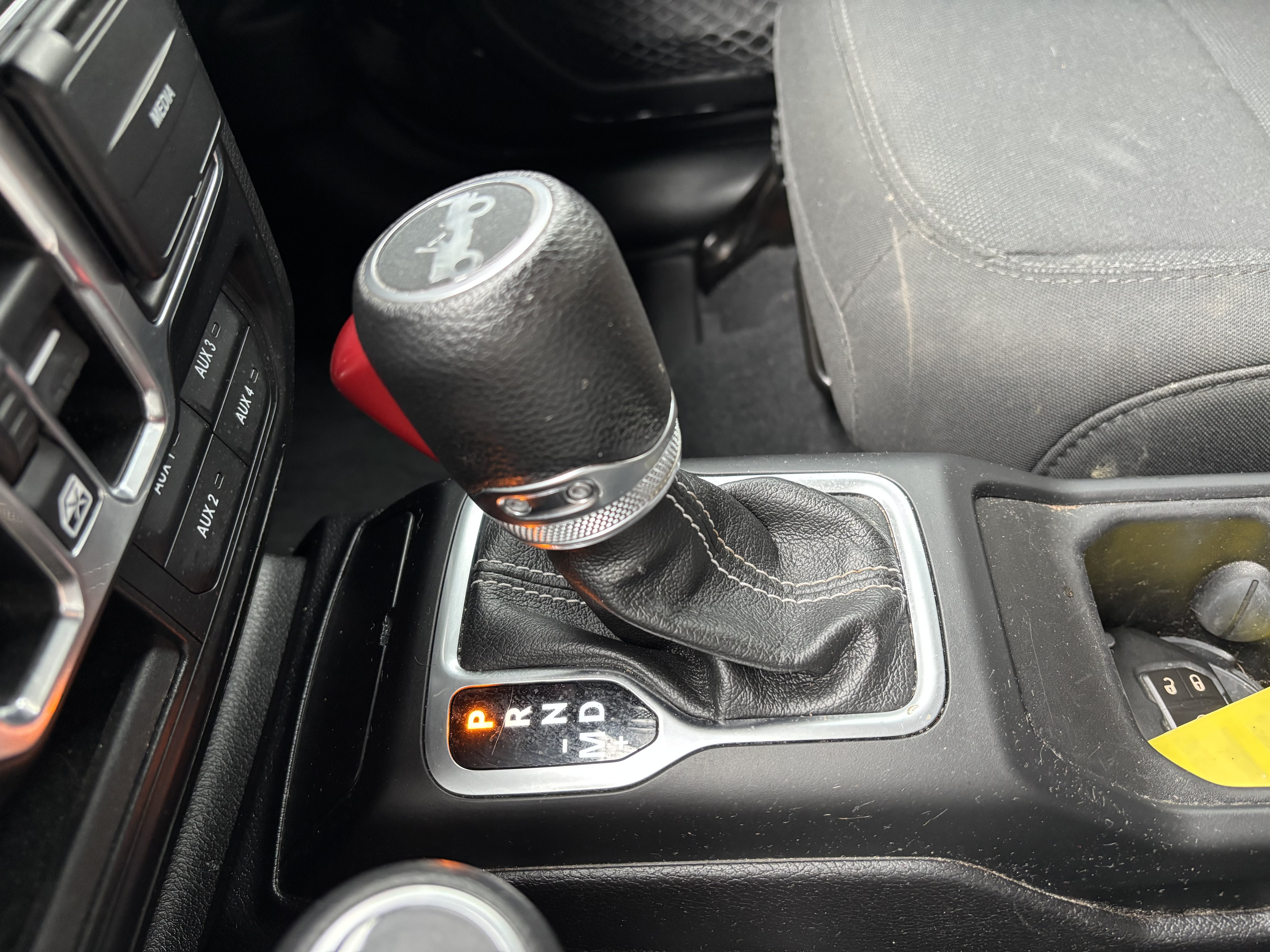 Used 2018 Jeep Wrangler Unlimited Sahara AWD/4WD image 24