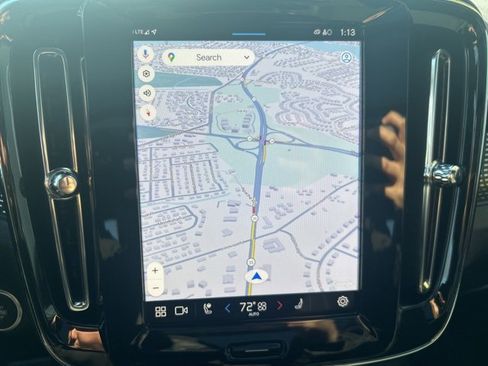 Certified 2025 Volvo XC40 B5 Plus image 22