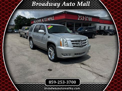 Used 2012 Cadillac Escalade Platinum AWD/4WD image 1