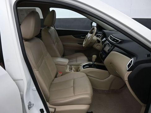 Used 2014 Nissan Rogue SL w/ SL Premium Package image 25