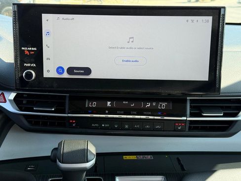 Certified 2025 Toyota Sienna XLE image 15