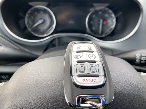 New 2026 Chrysler Pacifica Limited w/ S Appearance Package image 35