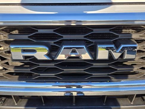Used 2019 RAM ProMaster 3500 w/ Premium Appearance Group FWD image 19
