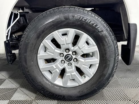 Used 2023 Nissan Frontier SV w/ SV Convenience Package image 36