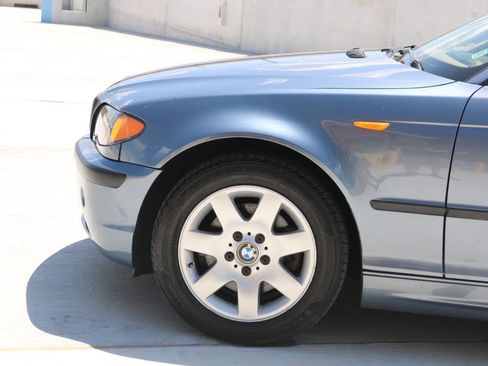 Used 2004 BMW 325xi Sedan AWD/4WD image 37