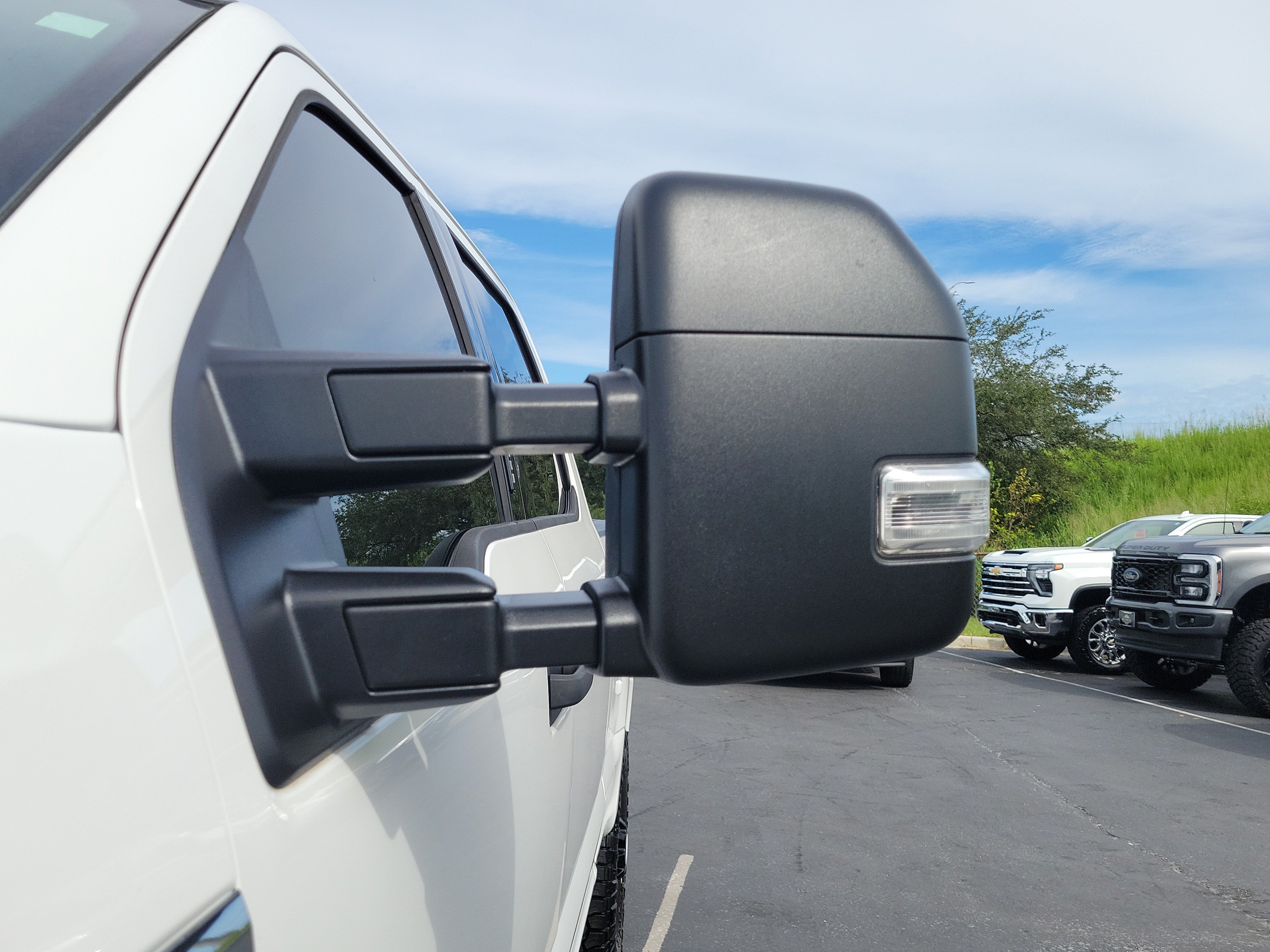 Used 2019 Ford F250 XLT w/ XLT Value Package AWD/4WD image 4