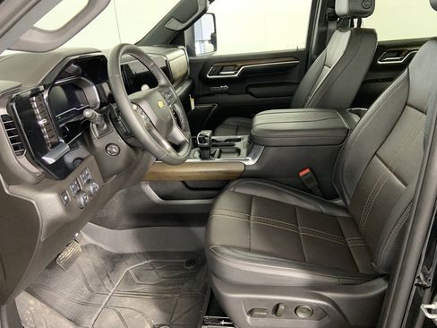 Used 2025 Chevrolet Silverado 1500 High Country w/ High Country Premium Package image 17