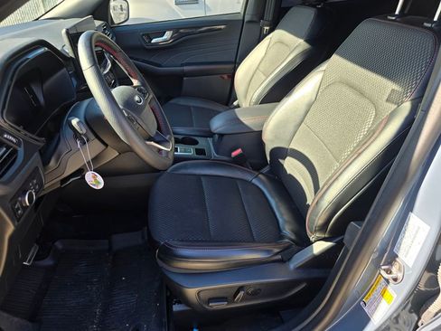 Used 2024 Ford Escape ST-Line w/ Equipment Group 301A image 8