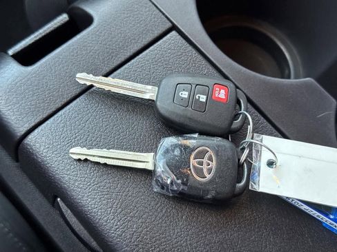 Used 2019 Toyota Tundra SR5 w/ TRD Off Road Package image 40