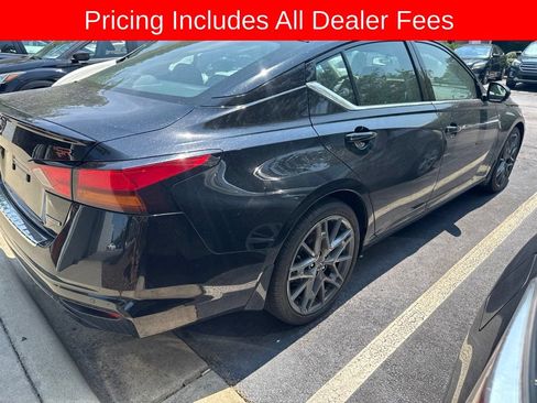 Certified 2023 Nissan Altima 2.0 SR FWD image 7
