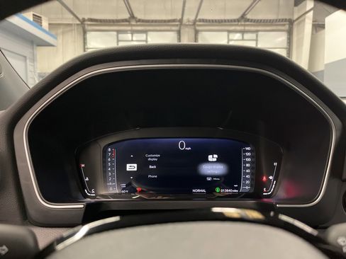 Used 2025 Honda Pilot Black Edition image 16