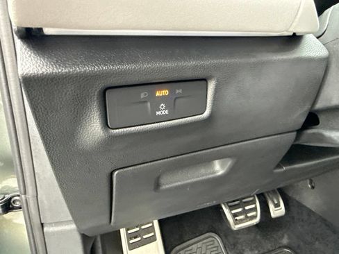 Certified 2026 Volkswagen Tiguan SE R-Line AWD/4WD image 18