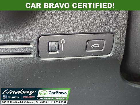 Used 2020 Volvo XC40 T5 Momentum w/ Premium Package AWD/4WD image 18