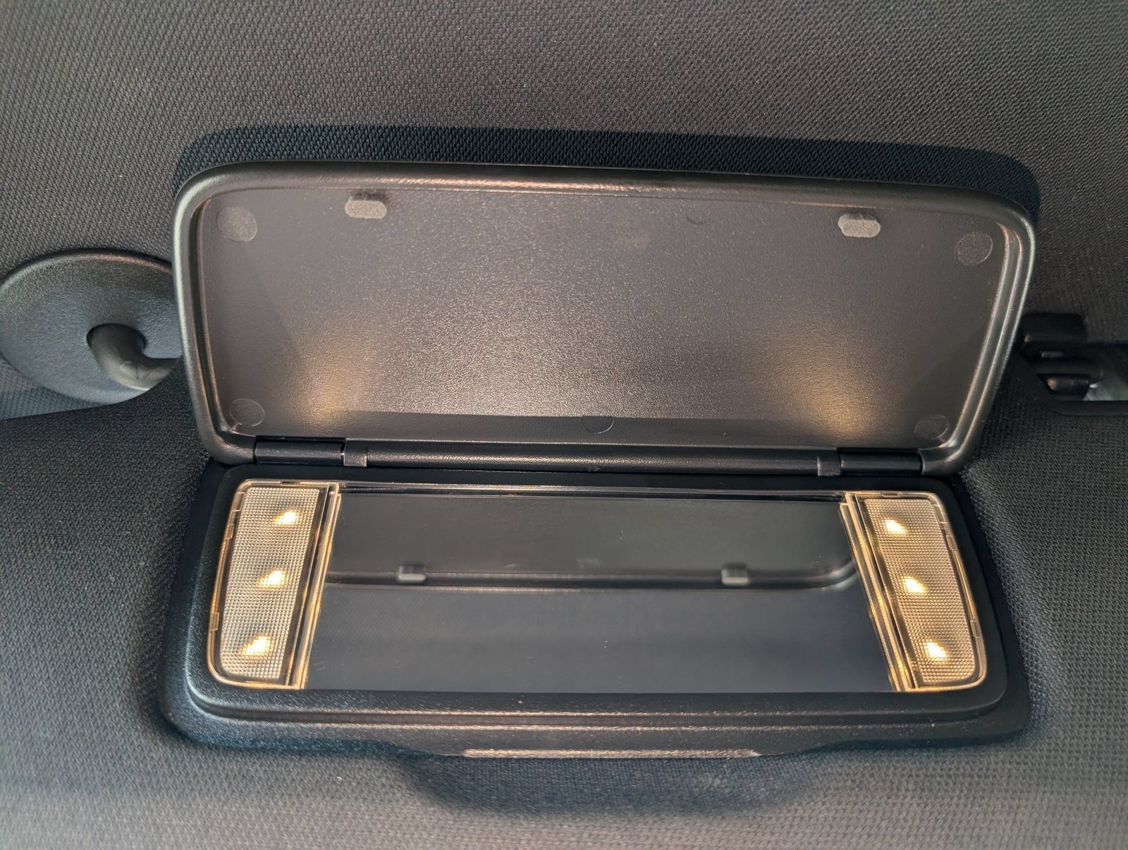 Used 2023 Chevrolet Equinox RS w/ LPO, Floor Liner Package AWD/4WD image 34