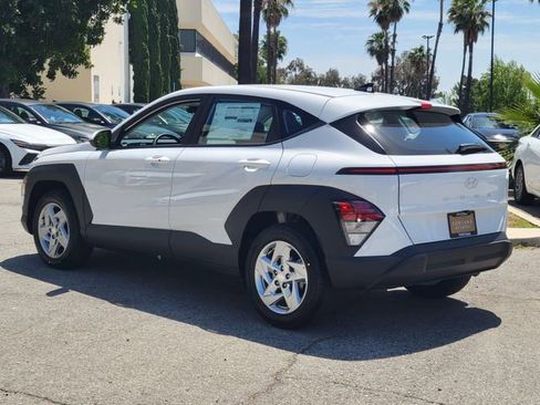 New 2026 Hyundai Kona SE FWD image 3