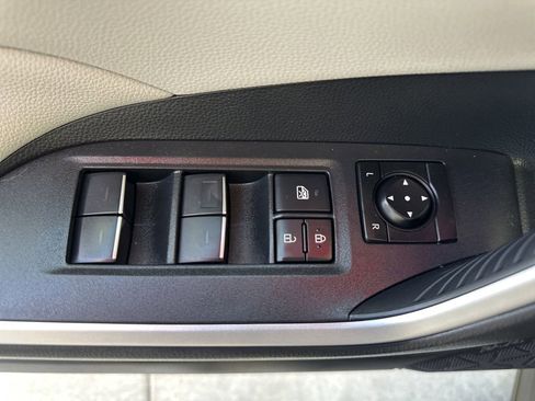 Certified 2025 Toyota RAV4 XLE w/ Convenience Package AWD/4WD image 13
