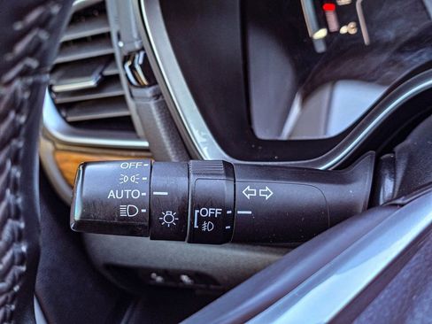 Used 2019 Honda CR-V Touring image 25