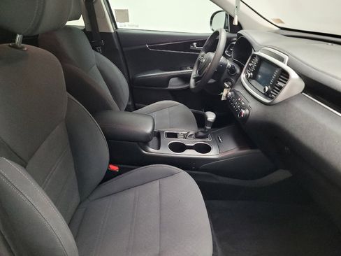 Used 2020 Kia Sorento LX image 21