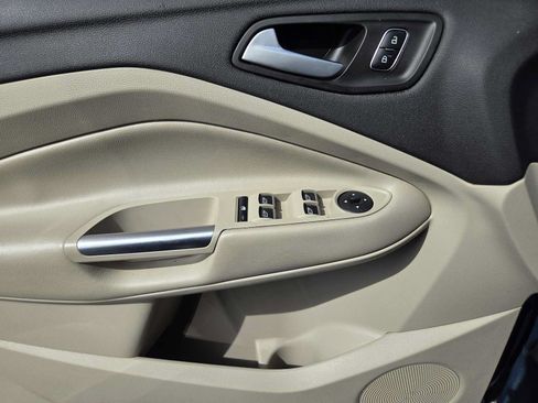 Used 2019 Ford Escape SE FWD image 22