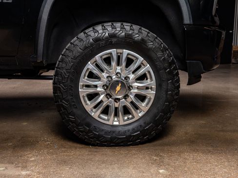 Used 2020 Chevrolet Silverado 3500 High Country w/ Z71 Off-Road Package image 10