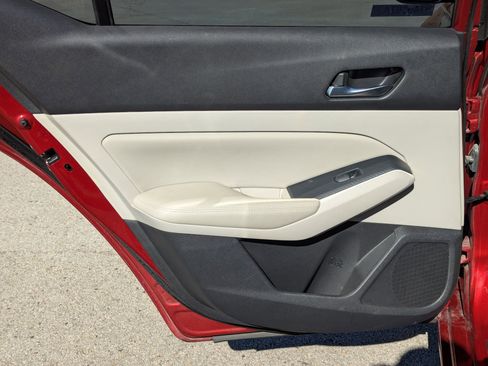 Used 2019 Nissan Altima 2.0 Edition One image 16